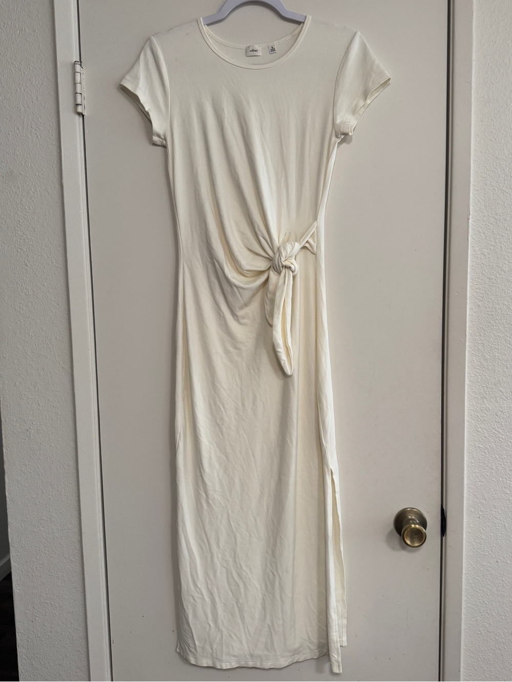 Aritzia Wilfred Brand New NWOT Midi Twist Front Flattering Midi Dress Super Soft
